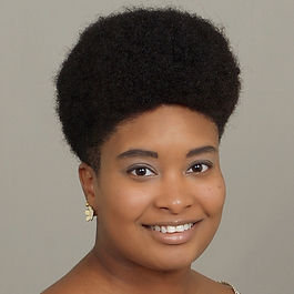 Jasmine is a sewist and a native of New Orleans. An artist at
heart, she started her career as a music educator before pivoting into
the sewing field. Jasmine has a passion for recreating designs of
cartoon and anime characters. Her creations have been worn by
individuals to an entire parade krewe! She sees the design process as
a giant puzzle that must be broken down to the tiniest detail before
the first stitch is sewn.