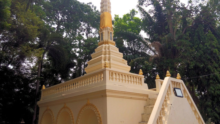 美しい建築様式のお寺：ワット パイチャヨン ポンセープ