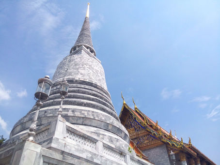 美しい大理石の仏塔があるお寺:ワット ラーチャ プラディット マハー シーマーラーム