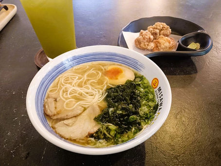 豚骨ラーメンにジューシな唐揚げ!!!:大阪豚骨ラーメンみさわ