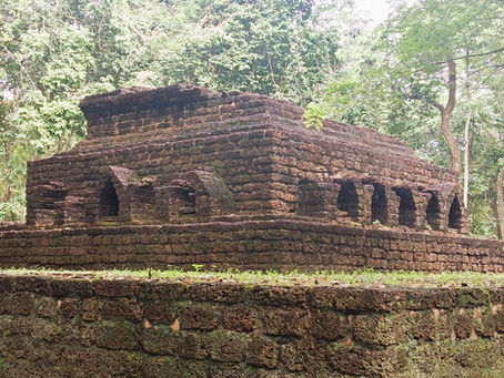 カムペーンペット歴史公園と幽霊犬の伝説