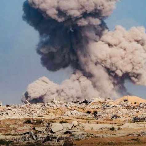 Israel volta a atacar Gaza após acusações de violação de cessar-fogo.