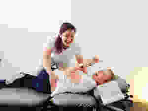 Chiropraktoren unter sich (Anne Messerschmidt & Theresa Wand)