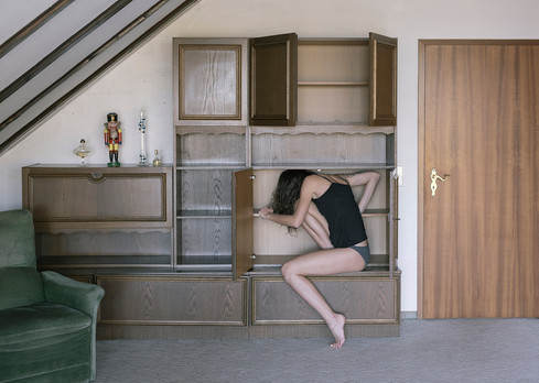 Selbstportrait Billerberg in den Schränken