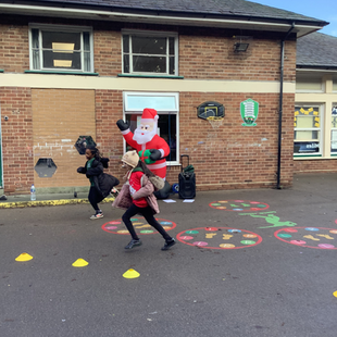 Sports Ambassadors Lead a Fantastic Festive Fun Run!