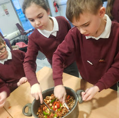Little Chefs Cook Up a Healthy Spaghetti Bolognese
