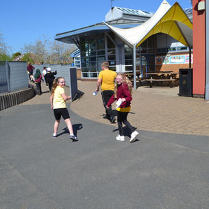 Year 5 Enjoying the Mini Marathon!