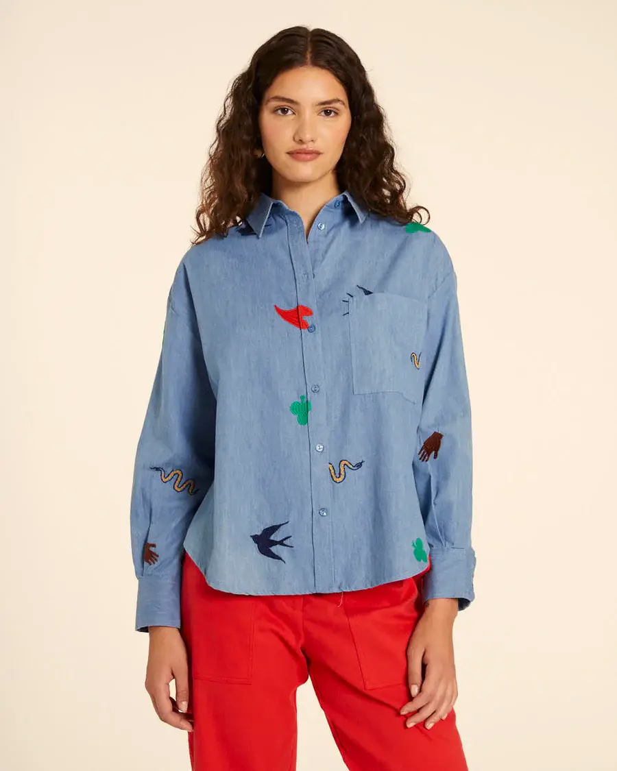 Camisa denim bordados