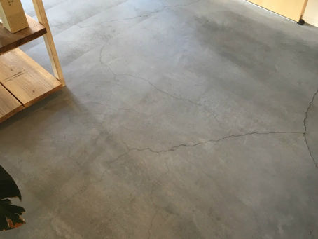 コンクリート床の洗浄