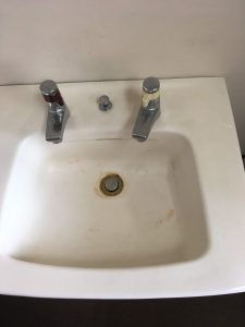 こんな洗面台ありませんか？キレイにします！