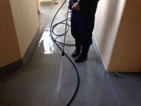 三重県にてマンション定期清掃