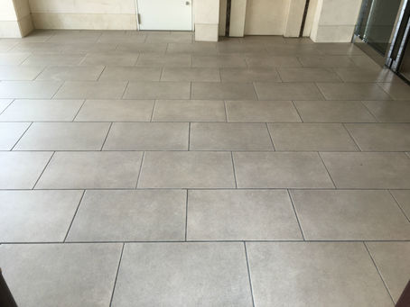 玄関は建物の顔です。