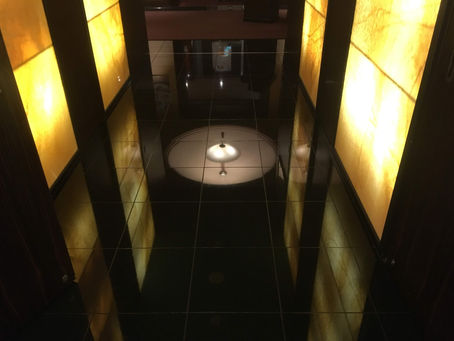 御影石のコーティング作業