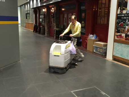 オープン前清掃