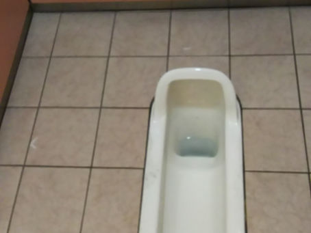 “外国人は和式トイレが不安で来日出来ない!?”