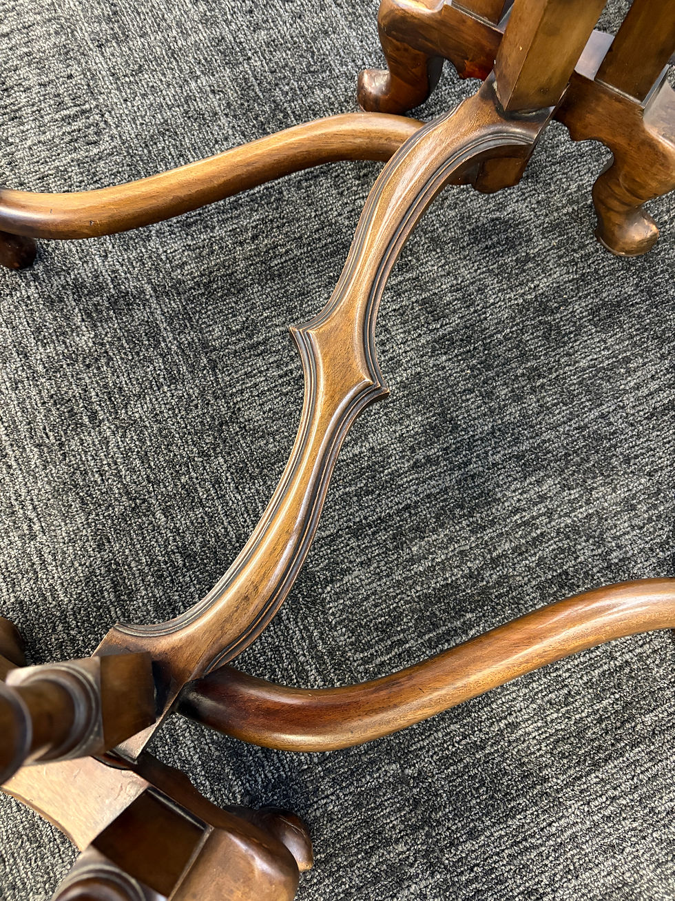 Thumbnail: Antique drop leaf gate leg table