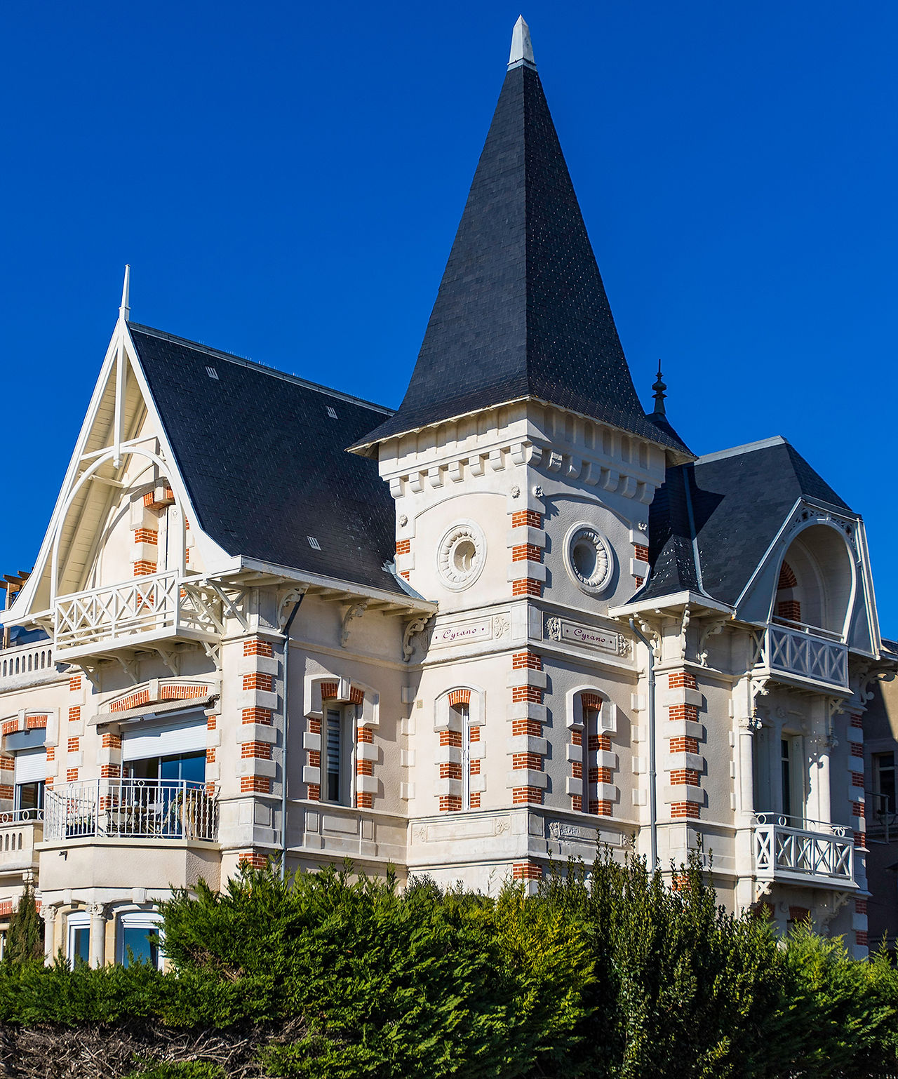 19th century seaside villa in Royan