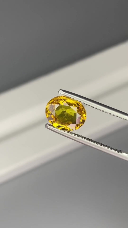 섬네일: Yellow Sapphire 2.70Cts.