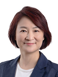 Dr Hon Starry Lee Wai King.jpg