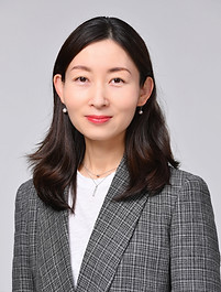 洪雯.jpg