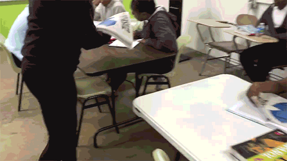 PRENSA12-ESTUDIANTES-2.gif