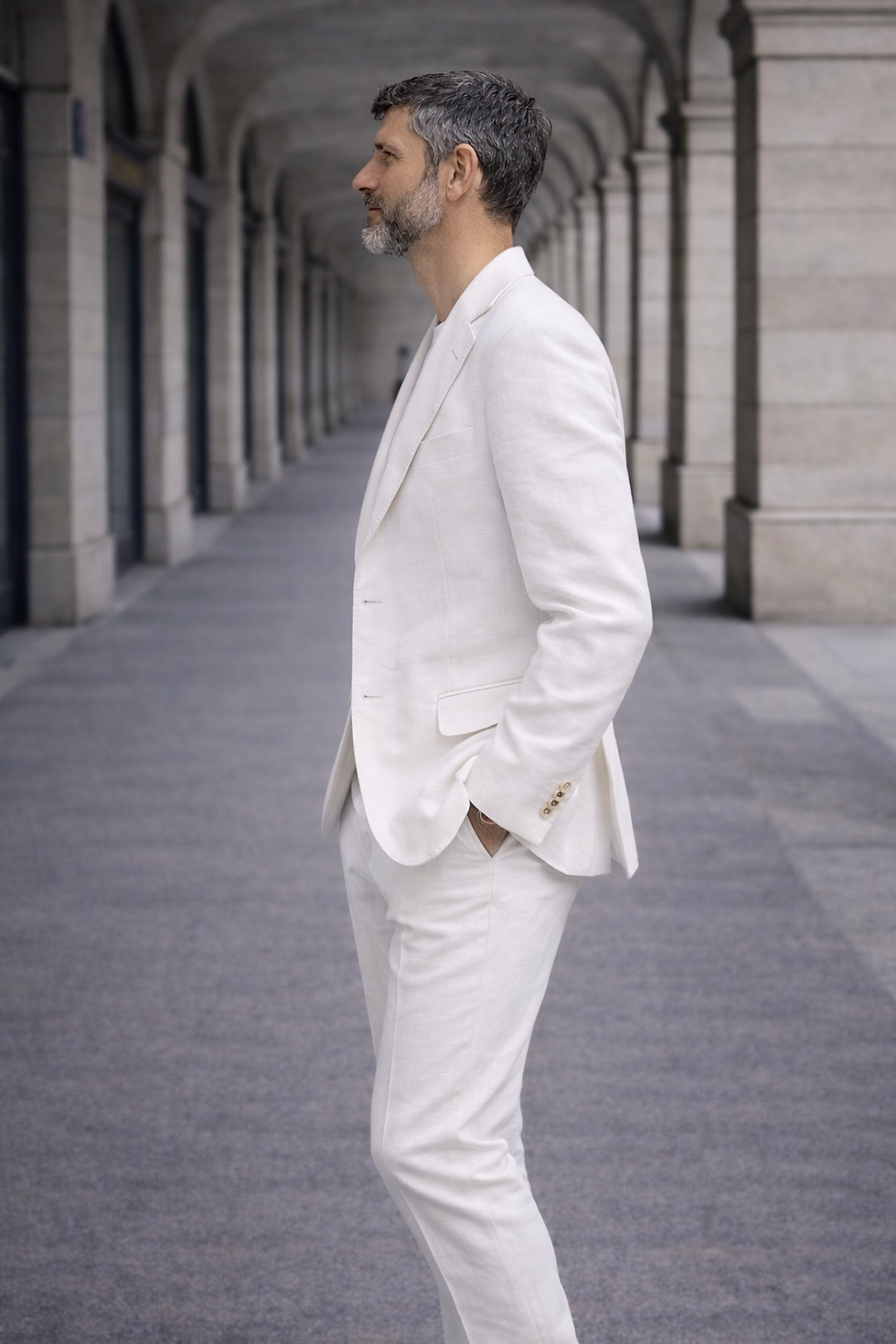 Miniature : MENSCH : Costume en lin ecru