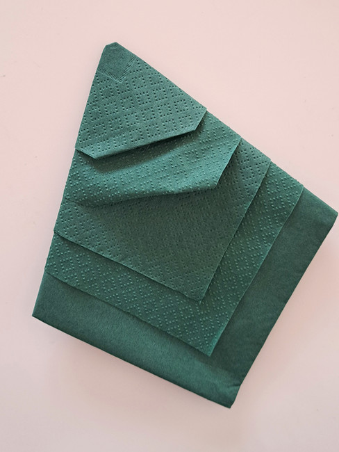 serwetka w kształcie choinki