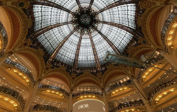 パリの百貨店・ギャルリー・ラファイエットの内部