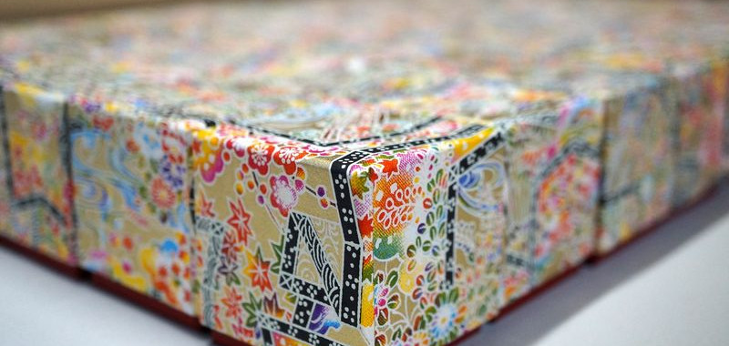 The boxes made of decorative paper and special paper have been shipped to France.