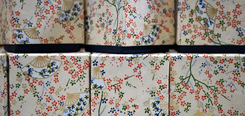 Small decorative boxes made with chiyogami and special paper, specially made for the French market.