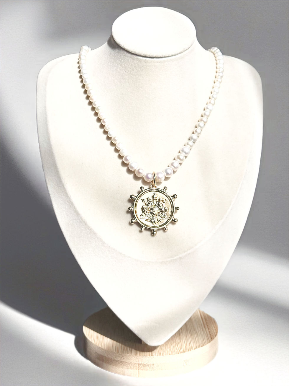 Maison de Bijoux – Collier Le Monde Perlé - Freshwater Pearl & French Coin Pendant Necklace