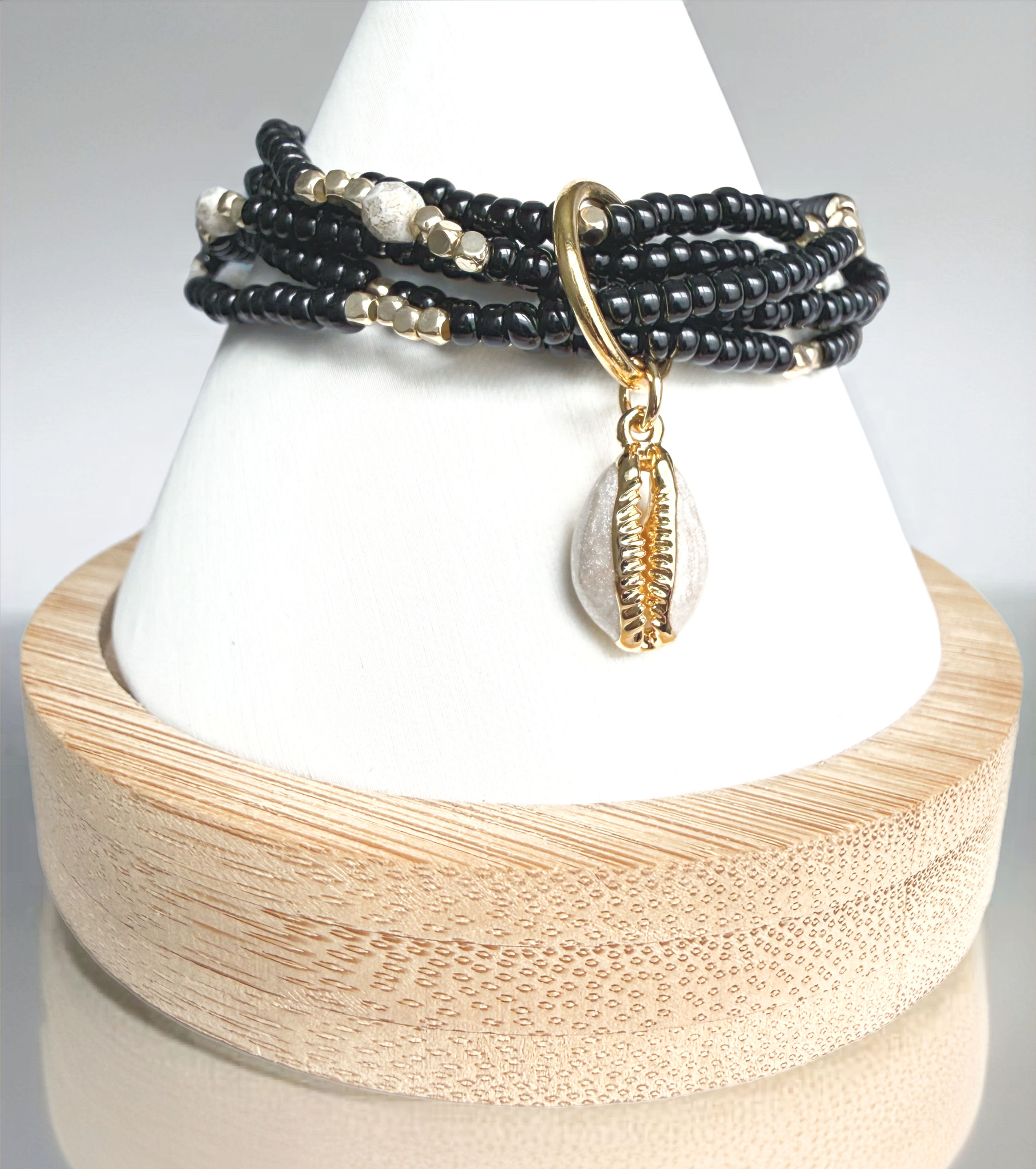 Moku – Kai Noire Shell Bracelet Set