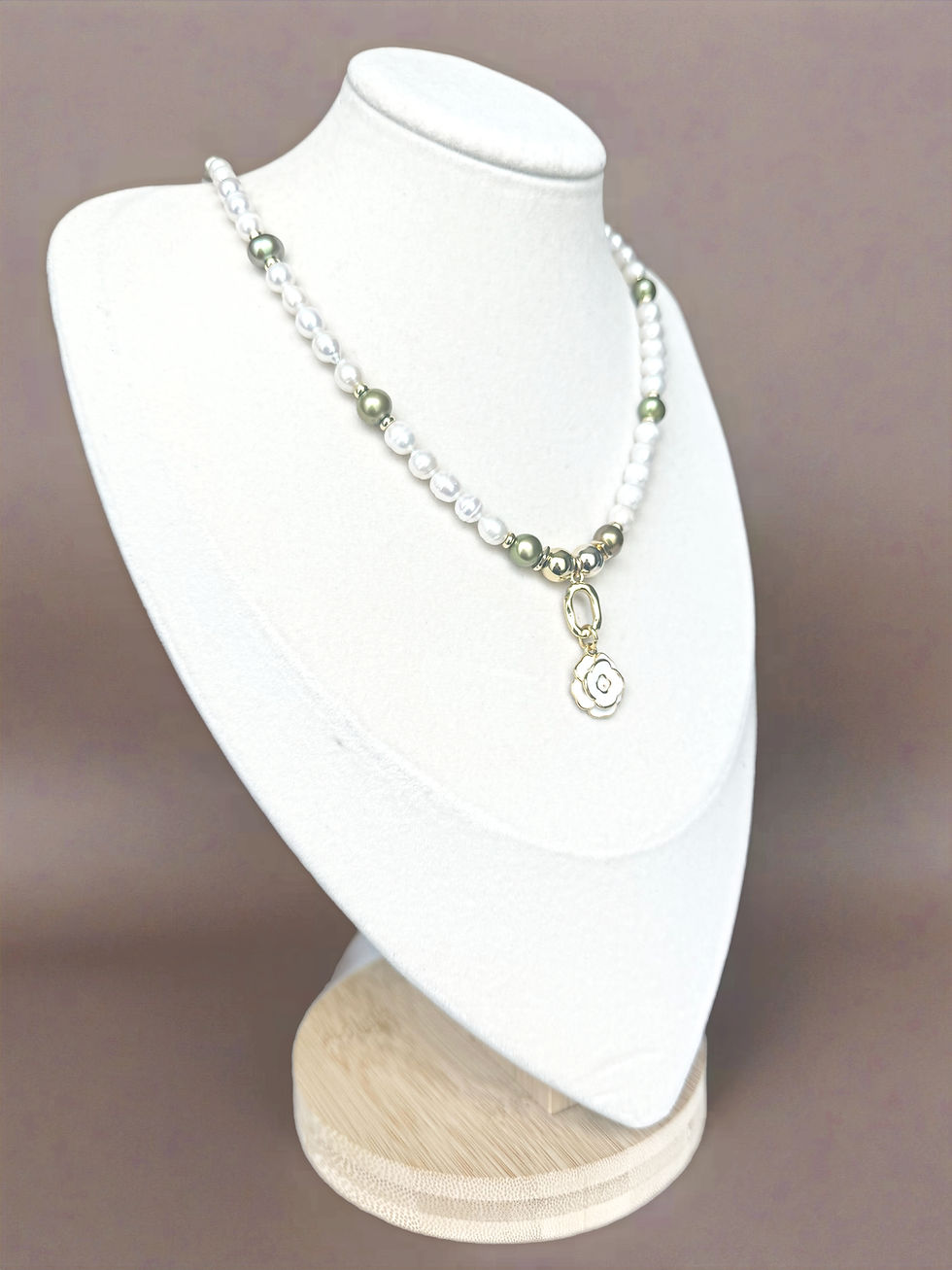 Jardin de Perles Freshwater Pearl & Gold Flower Necklace | Maison de Bijoux