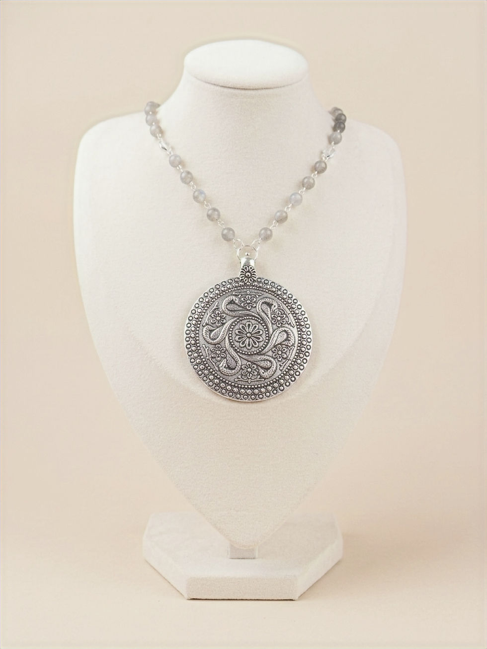 Lune d’Argent Labradorite Medallion Necklace | Quarry Atelier