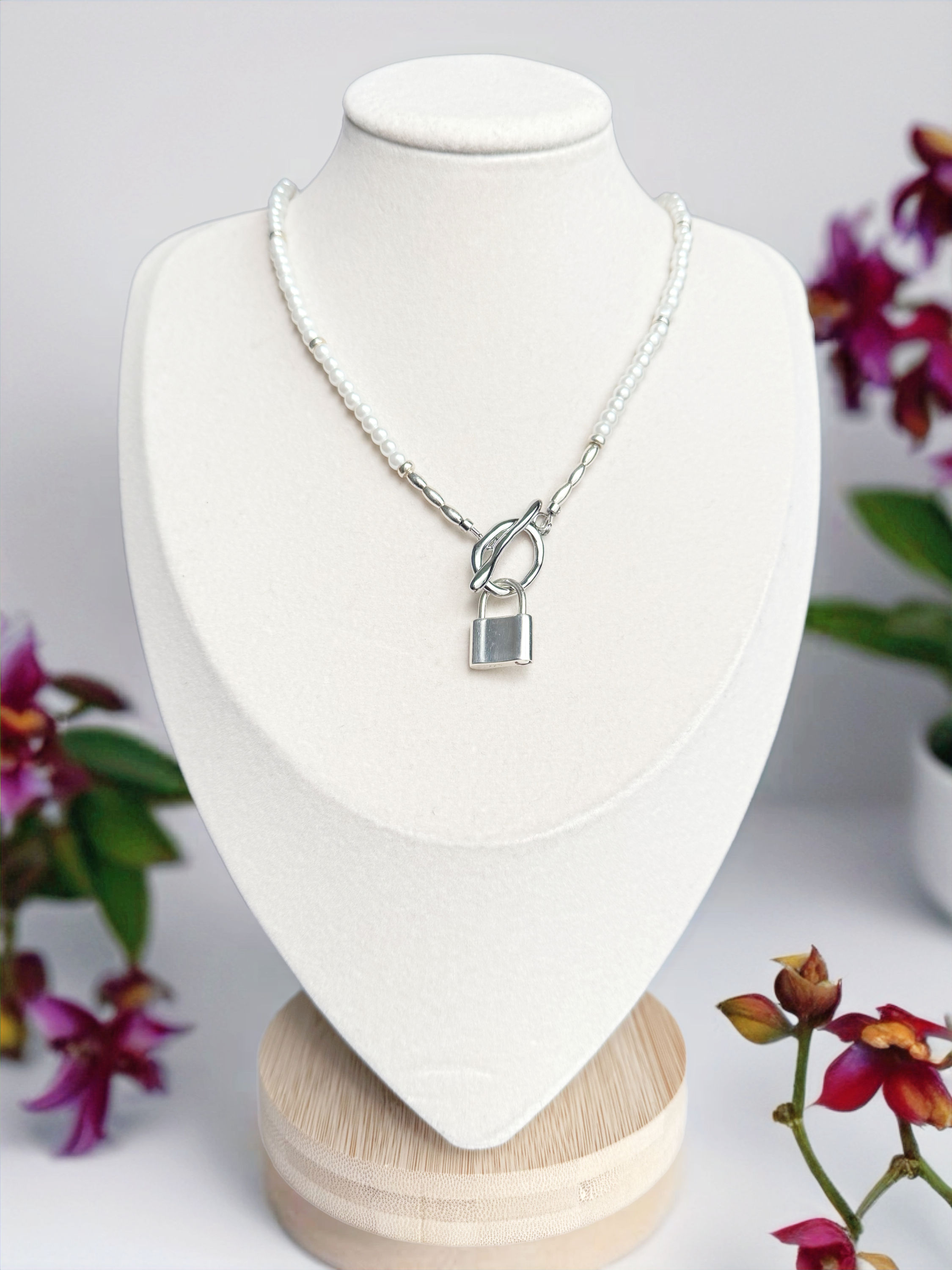 Maison de Bijoux: Cœur de Clé Pearl Necklace