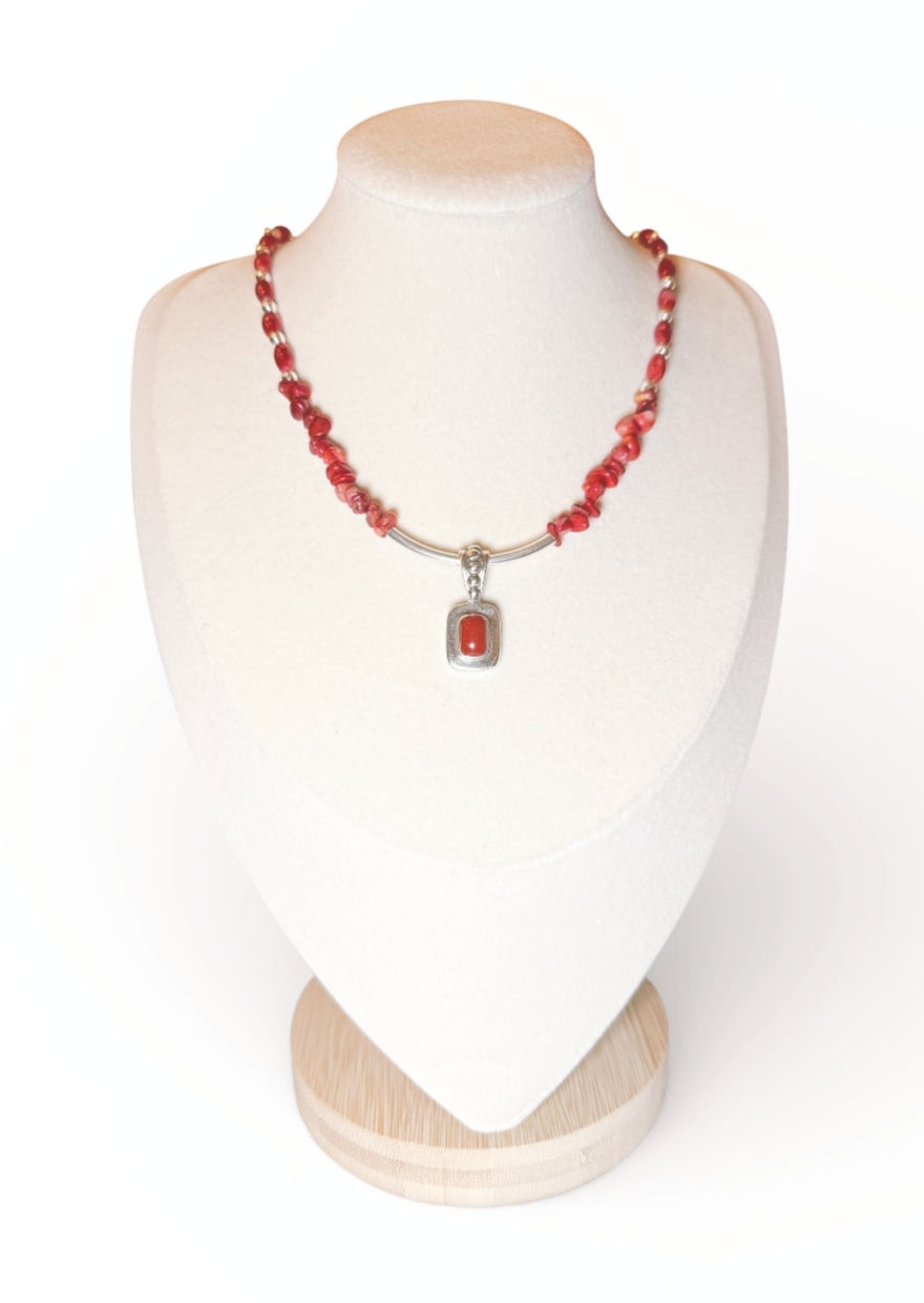 Kai Ula Lani (Heavenly Red Sea) - Red Coral Necklace with Pendant