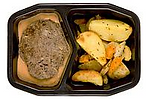 Pepparburgare_m_ratatouille_o_klyftpotat