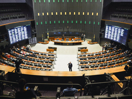 Câmara dos Deputados aprova projeto que estabelece ICMS de 17% sobre os combustÃveis