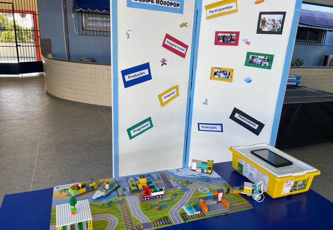 O carga rápida é um veículo que segue uma linha de programação para que as cartas sejam tranportadas de fora do estaleiro pra dentro de forma rápida, precisa e sem a emissão de nenhum gás poluente!