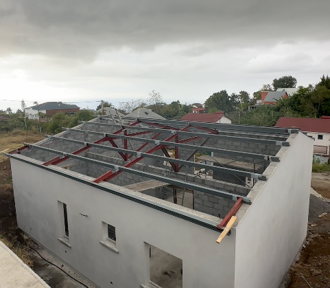 Début de chantier maison F4 Kaz Beton Concept