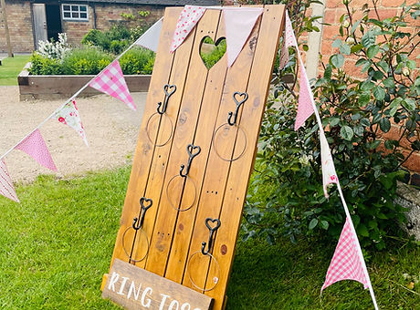 Wedding Garden Games, Mini Golf