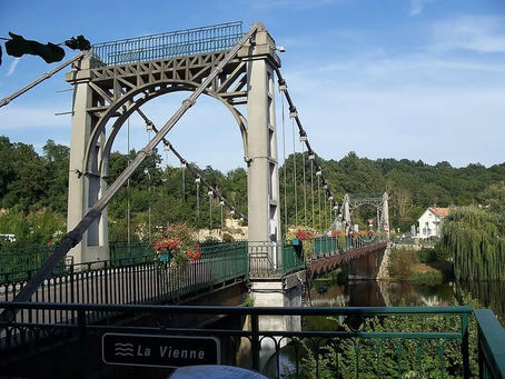 « I want to build the same bridge as Bonneuil-Matours » aurait déclaré l’architecte du Pont de Brooklyn