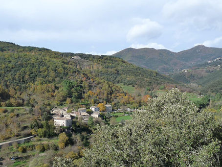 Ce joli petit village cévenol, c’est Cros, dans le Gard