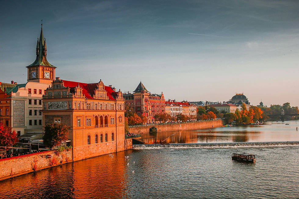 Miniaturbild: Prag & Karlovy Vary: Städte voller Geschichte