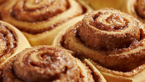 A popular Dundee bakery is opening up full-time from next month