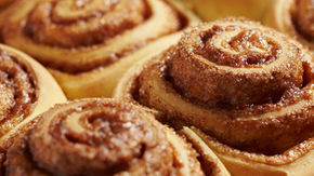A popular Dundee bakery is opening up full-time from next month