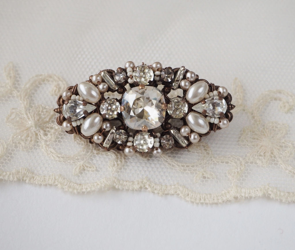 Bridal CLEAR RHINESTONE BROOCH Oval