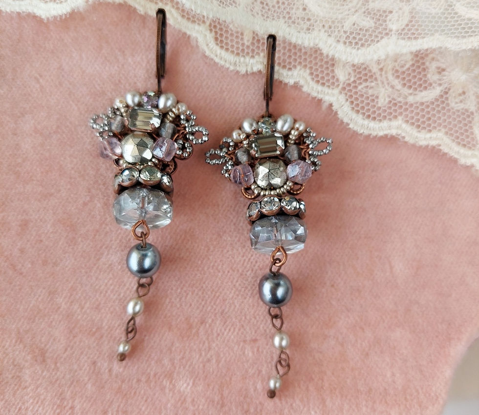 Long rhinestone earrings in GREY gray color and cut steel beads