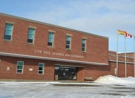 LES ÉTUDIANTS LANCENT UNE PÉTITION POUR RELANCER LE PROJET D’AMÉLIORATION DE LA CITÉ DES JEUNES