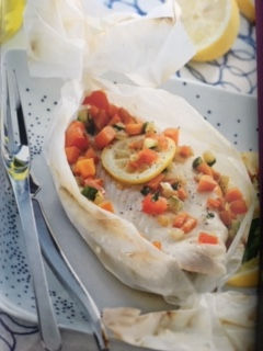 FILETS DE COLIN AUX PETITS LEGUMES EN PAPILLOTE